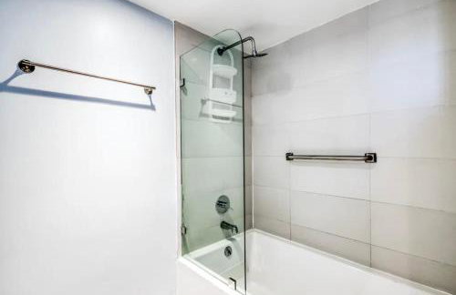 Stunning Penthouse Suite Waterfront 2BD 2BA - Foto 19