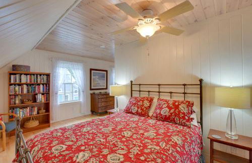 Beachfront Brooklin Studio with Private Balcony! - Photo 13