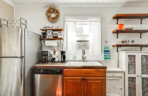 1 Mi to Beach Colorful Cottage in Galveston! - Foto 10