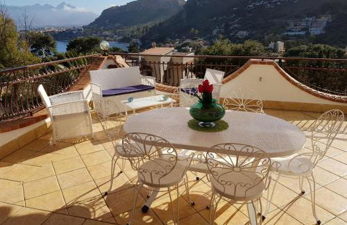 Villa del Golfo Urio with swimming pool shared by the two apartments it is essential to have a car - Foto 62