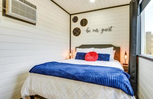 Remote Strawn Container Home with Hot Tub! - Foto 10