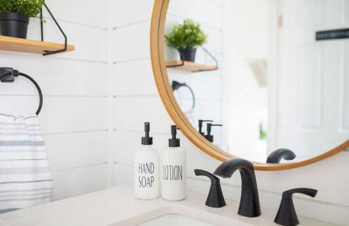 Cozy getaway - 5 min drive to beach - Foto 37