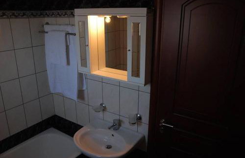 Nikos Apartments - Photo 11