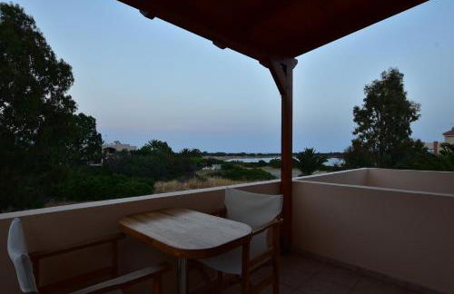 Flisvos Rooms - Photo 40