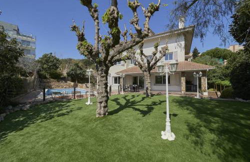 Villa Julia | 14pax. 5' sea & train - Foto 2