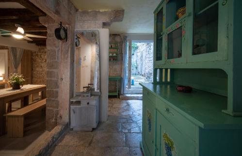 Manor house Aman - Photo 15