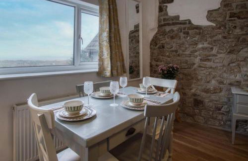 Tide & Tee - 2 Bedroom Apartment - Penally - Tenby - Photo 2