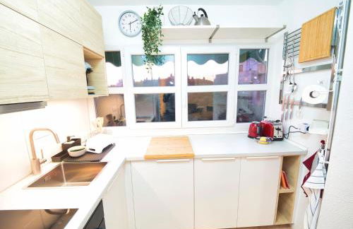 Ático Azalea - Corazón del Carmen, doble balcon, wifi - Foto 6