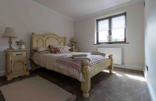 Huge 6 Bed House with Entertainment room and Hotub - Foto 15