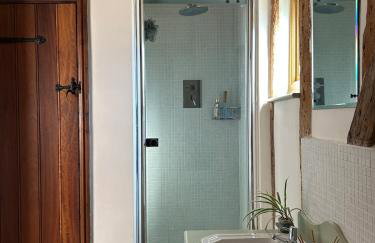 Heritage Cottage with a Pool - Photo 19