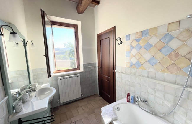 Detached Villa - Sleeps 10 - Pool - Pergola - Playground for Children - Wifi - Foto 81