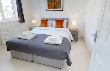 StayZo Cole Green Lane Accommodation- FREE Parking - Foto 8