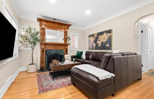 4 Bedroom 2 Bath Middle of it all Sleeps 8 - Foto 10