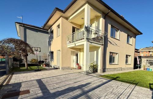 Monty's House - Photo 1