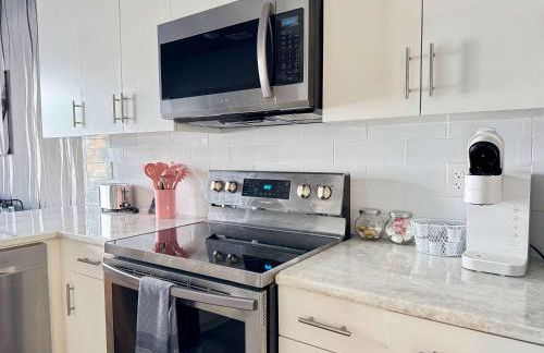 Luxury New 1B1B Private Balcony w Washer Dryer 525Pkwy215 - Foto 9