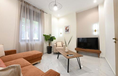 Modh Patras City Centre - Modern Design Oasis - Photo 12