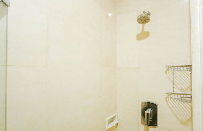 Relax Studio Apartment at Capitol Park Residence - Photo 12