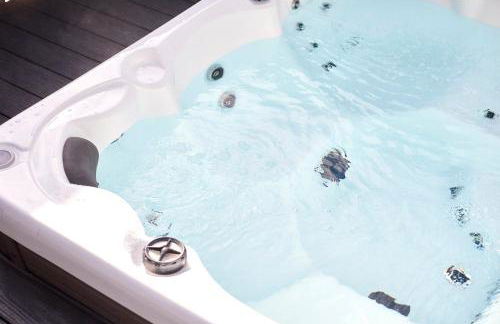 Pine Lodge with Hot Tub - Foto 3