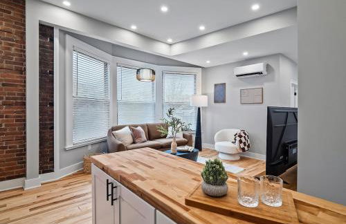 The Modern Boho Brick Loft - Foto 40