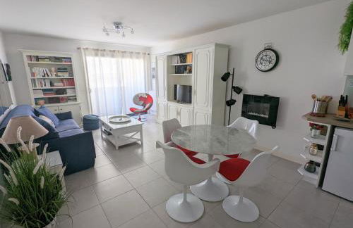 Arcachon centre ville - Charmant T2 avec balcon, parking sécurisé, proche gare, commerces et plage - FR-1-420-90 - Foto 2