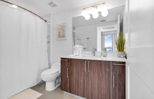 Gorgeous 3-Bed Retreat Mins from Bayside and Parking - Photo 25