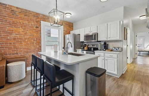 downtown Indy with Fire Pit and Free Parking - Foto 13