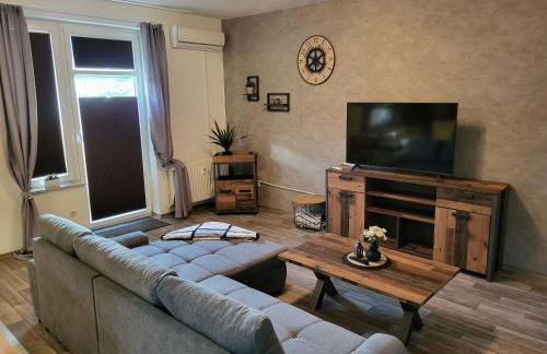 2 Raum Wohnung im 1OG mit Terrasse und AC - Foto 5