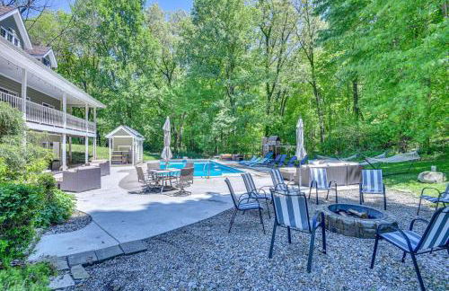 Huge Family Home with Pool - 13 Mi to Lake Michigan! - Foto 38