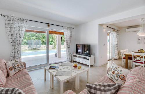 Villa Natasha - charming Istrian villa with private heated pool - Foto 2