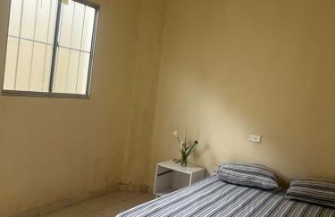 Espaço Amplo de 2 quartos com 2 camas de casal e 1 de solteiro - Foto 1