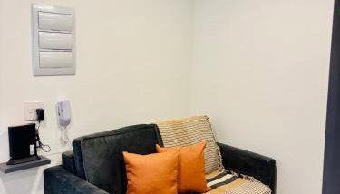 Studio Luxuoso Cama Queen Ar Condicionado e Cozinha Completa - Foto 2