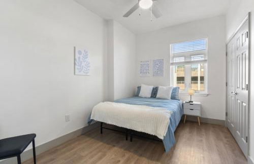 Uptown Luxury - Top Floor King Suite, Free Parking - Foto 25