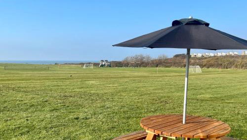 BAYVIEW self-catering coastal bungalow in rural West Wight - Foto 3