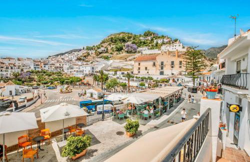 Cosy Andalusian Home with Roof Terrace in Town Centre - Photo 42