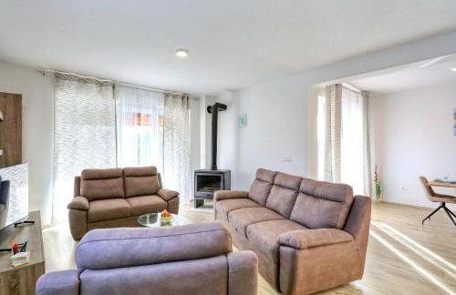 Holidayhouse Alirio with heated pool. - Foto 35