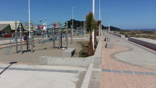 Parque infantil na costa de Arauco