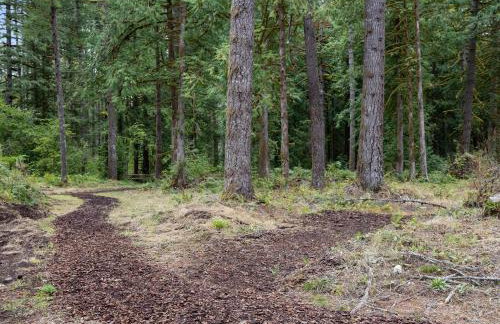 Riverside Retreat - Photo 58