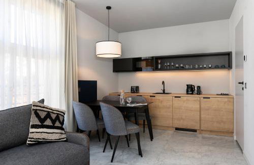 H11 Aparthotel - Photo 92