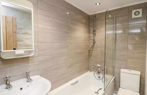 Lower Vestry - Photo 16