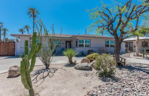 The Pink Cactus - Desert Retreat - Luxe Pool, Golf & Game Room - Foto 21