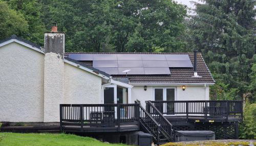 WATERSIDE 3 BED COTTAGE, HOT TUB, SAUNA, PVT BEACH - Foto 5