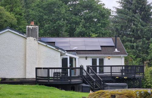 WATERSIDE 3 BED COTTAGE, HOT TUB, SAUNA, PVT BEACH - Foto 5