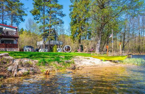 Holiday Home Right on the Lake, Sauna, Jacuzzi - Foto 20