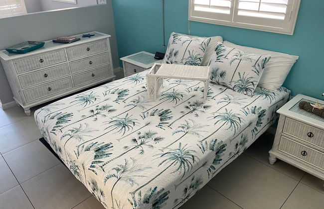 2 Bedroom Waterfront Pool Side! - Foto 26