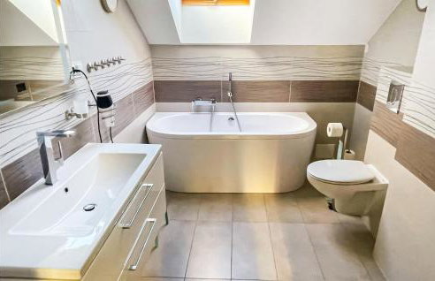 Cozy Apartment In Jelesnia - Foto 10