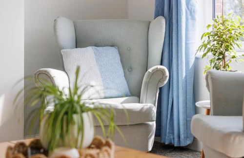 Heart of Cowes - 10 Guests, 200m to Town, Sea View - Photo 10