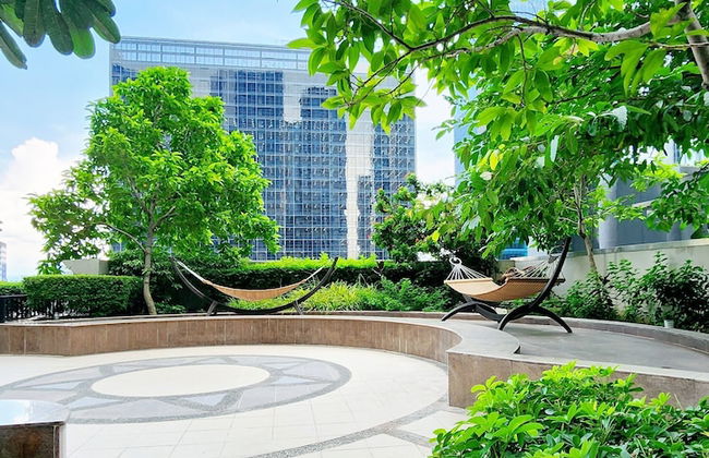 Andi and Frances' Place at BGC - Photo 12