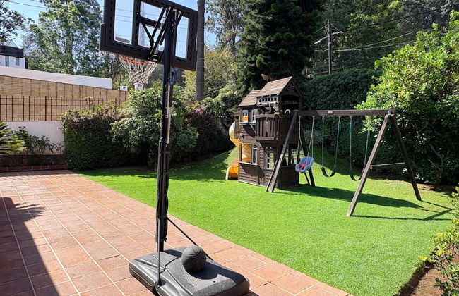 Incredible Property with Huge Garden and Pool! - Foto 13