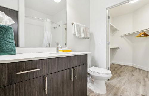 CozySuites Glendale by the stadium with pool 28 - Foto 16