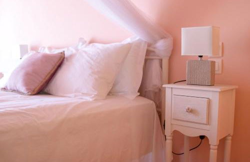 The Red Bougainvillea Apartments - Foto 17